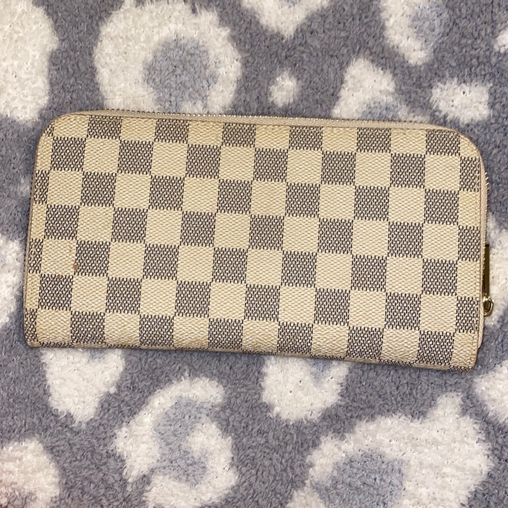 Checkered wallet